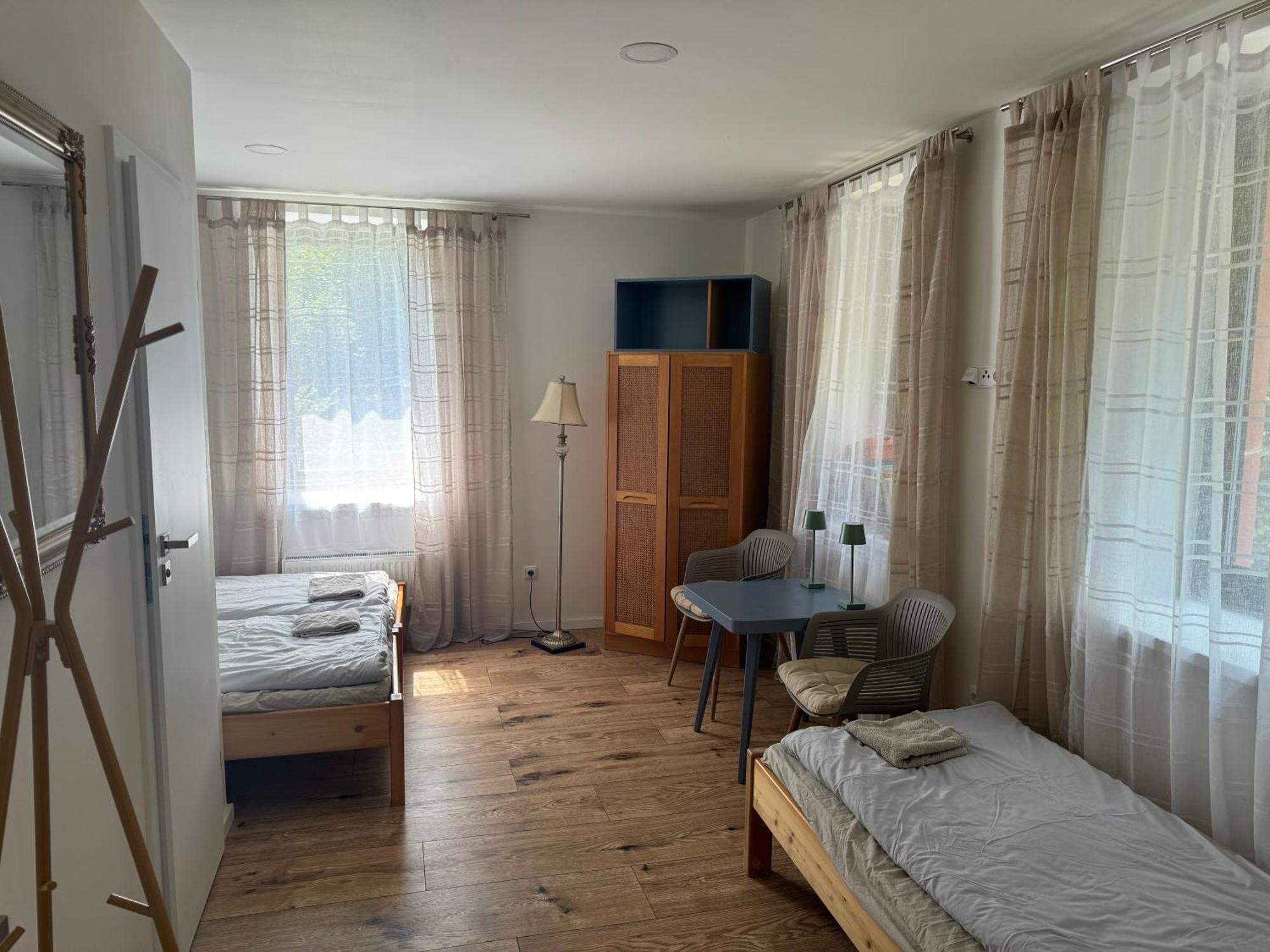Tkalcovna U Zlateho Potoka Aparthotel Dobrany  Kültér fotó
